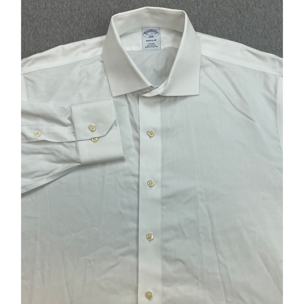 Brooks Brothers Shirt Mens 16.5 - 32/33 White 100% Cotton Regular Fit Button Up